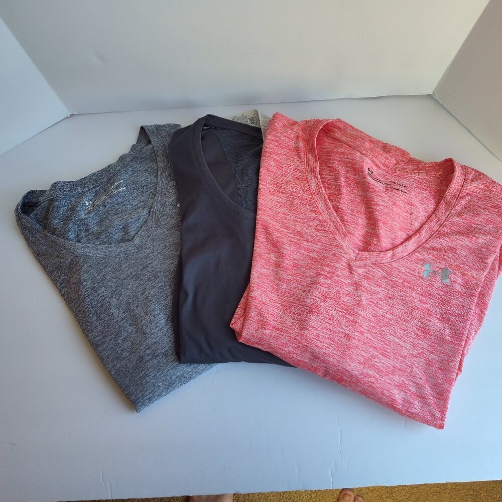 Ladies SZ M Under Armour T-Shirt Bundle